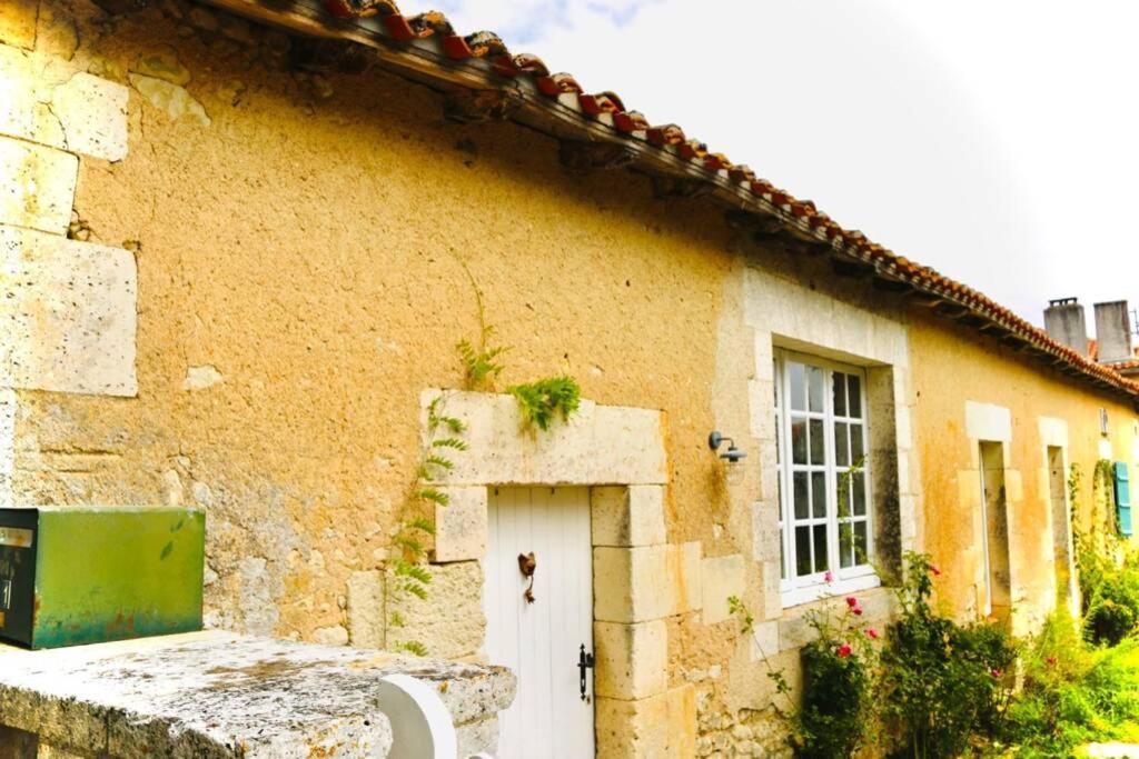 As Seen On A New Life In The Sun - Beautiful 3 Bedroom Cottage With Shared Pool Montboyer Exterior foto