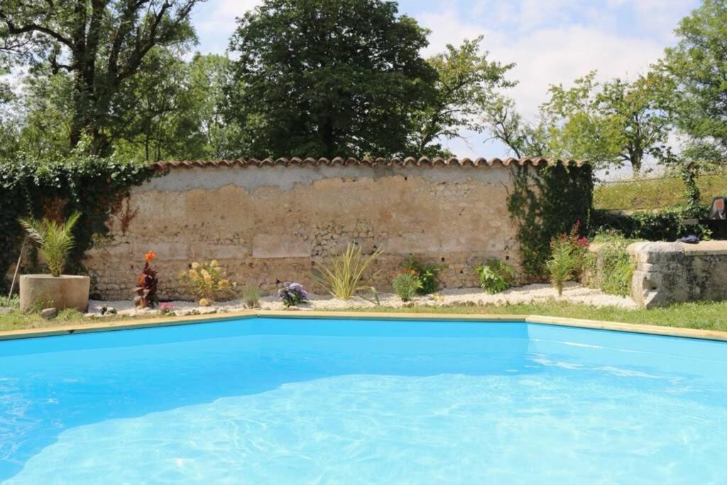 As Seen On A New Life In The Sun - Beautiful 3 Bedroom Cottage With Shared Pool Montboyer Exterior foto