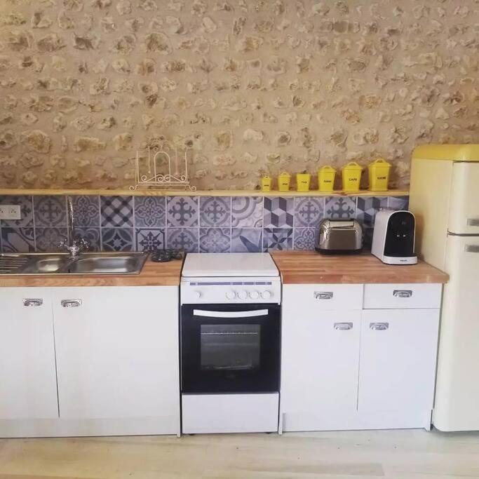 As Seen On A New Life In The Sun - Beautiful 3 Bedroom Cottage With Shared Pool Montboyer Exterior foto